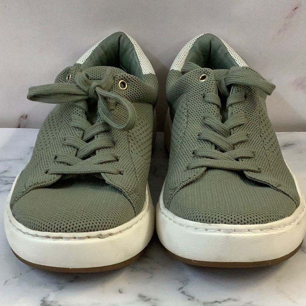 Used Sofft Olive Green Lace-up Sneakers Size 8M